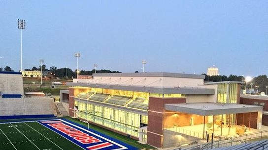 Skip Holtz compares players' reaction to new facility to "kids on Christmas Day." See for yourself (Louisiana Tech)