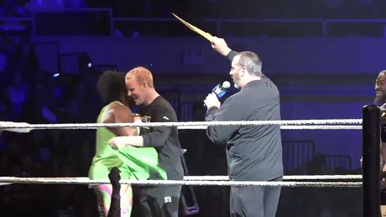 #ScholarshipAlert: Hawaii awards scholarship inside wrestling ring (Featured)