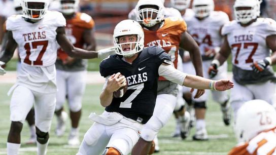 Texas is praising their quarterback for doing something a lot of coaches would freak out about (Texas)