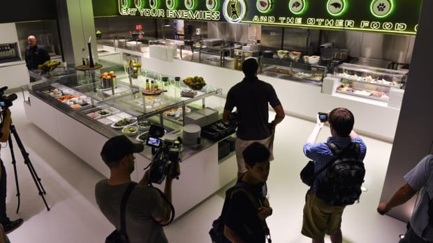 Oregon athletes (not just football players) have access to a place where they can meet with nutritionists and have healthy meals cooked for them. (Nate Barrett/Emerald)
