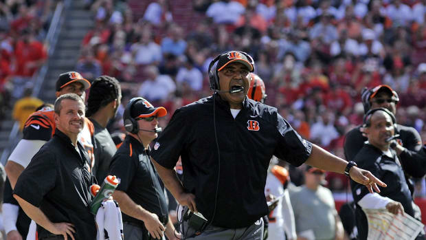 Nov 30, 2014; Tampa, FL, USA; Cincinnati Bengals head coach Marvin Lewis reacts on the sidelines as the Bengals beat the Tampa Bay Buccaneers 14-13 at Raymond James Stadium. Mandatory Credit: David Manning-USA TODAY Sports ORG XMIT: USATSI-180380 ORIG FILE ID:  20141130_pjc_mb2_318.JPG