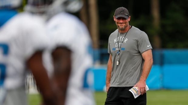 Dan Campbell's talk of taking kneecaps and stealing identities may make for  the best presser of 2020-21 - Footballscoop