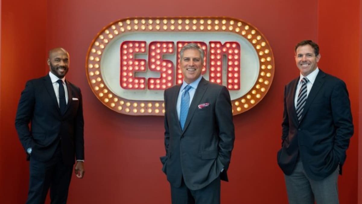 ESPN replacing Steve Levy with Chris Fowler in No. 2 'Monday Night  Football' booth : r/nfl