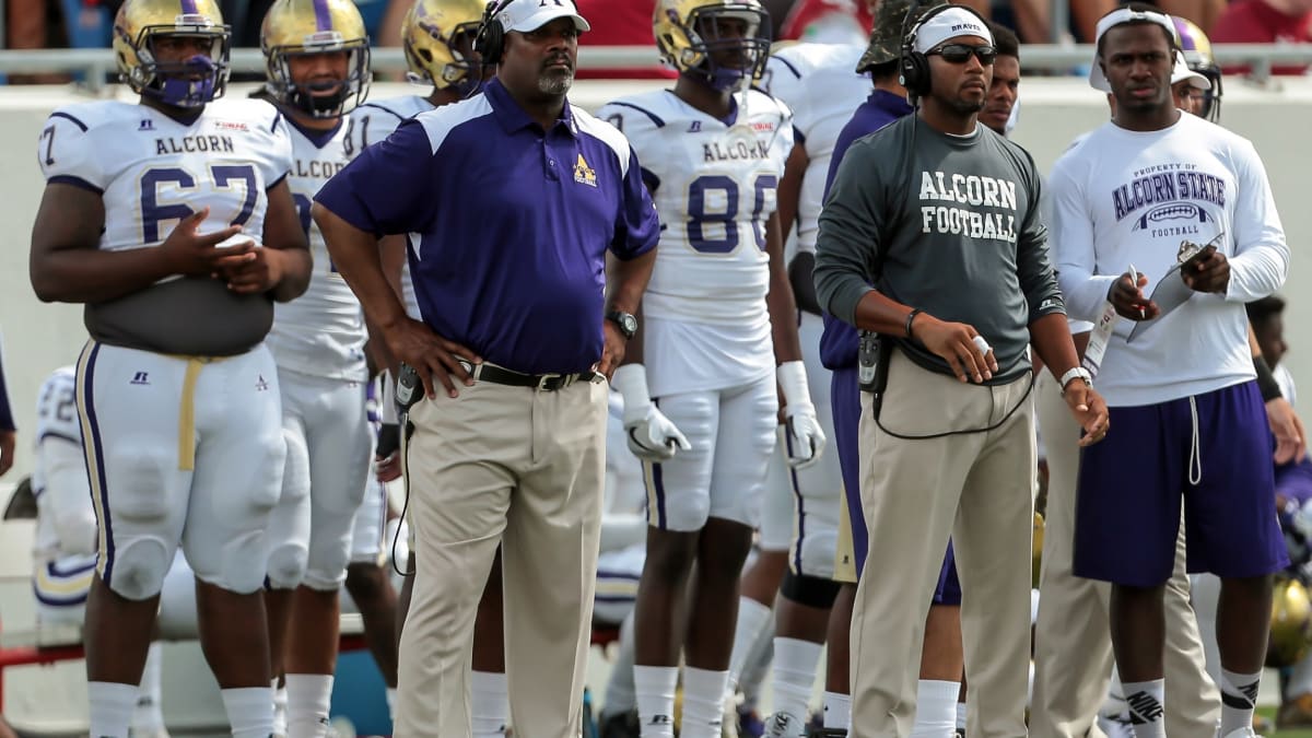 Murfreesboro Ques on X: Steve McNair attended Alcorn State University  where he was the starting quarterback and a member of Omega Psi Phi  Fraternity Incorporated. McNair was drafted third overall by the