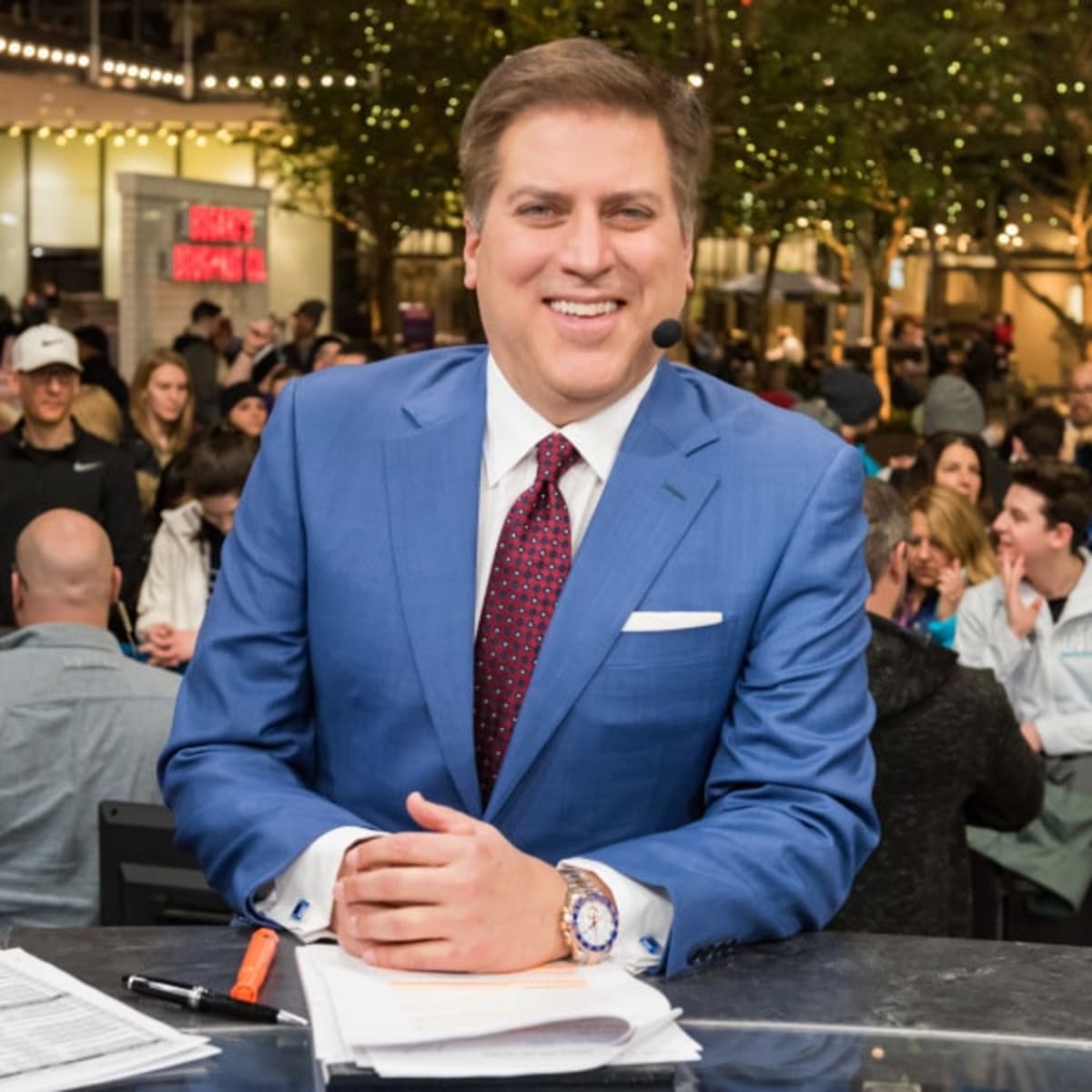 Report: ESPN to keep 'Monday Night Football' booth of Steve Levy