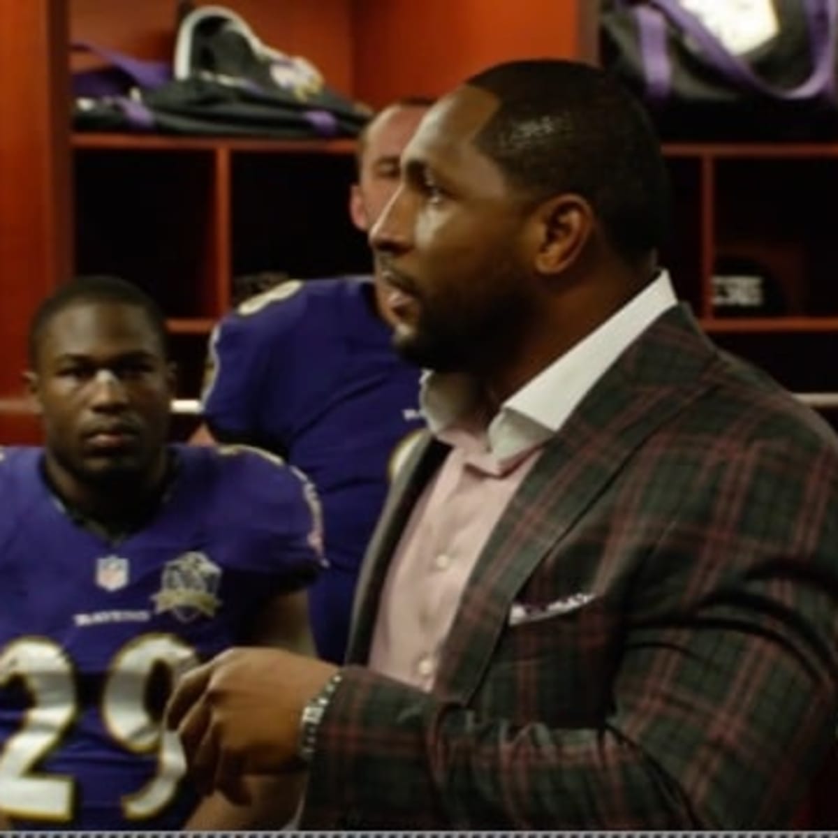 Ray Lewis Gave a Speech to Ravens