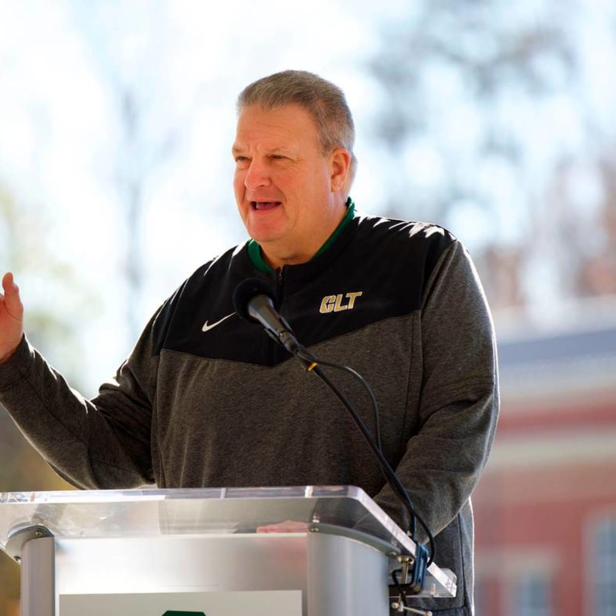 Charlotte 49ers football coach Biff Poggi slams podium, walks away during  AAC Media Days