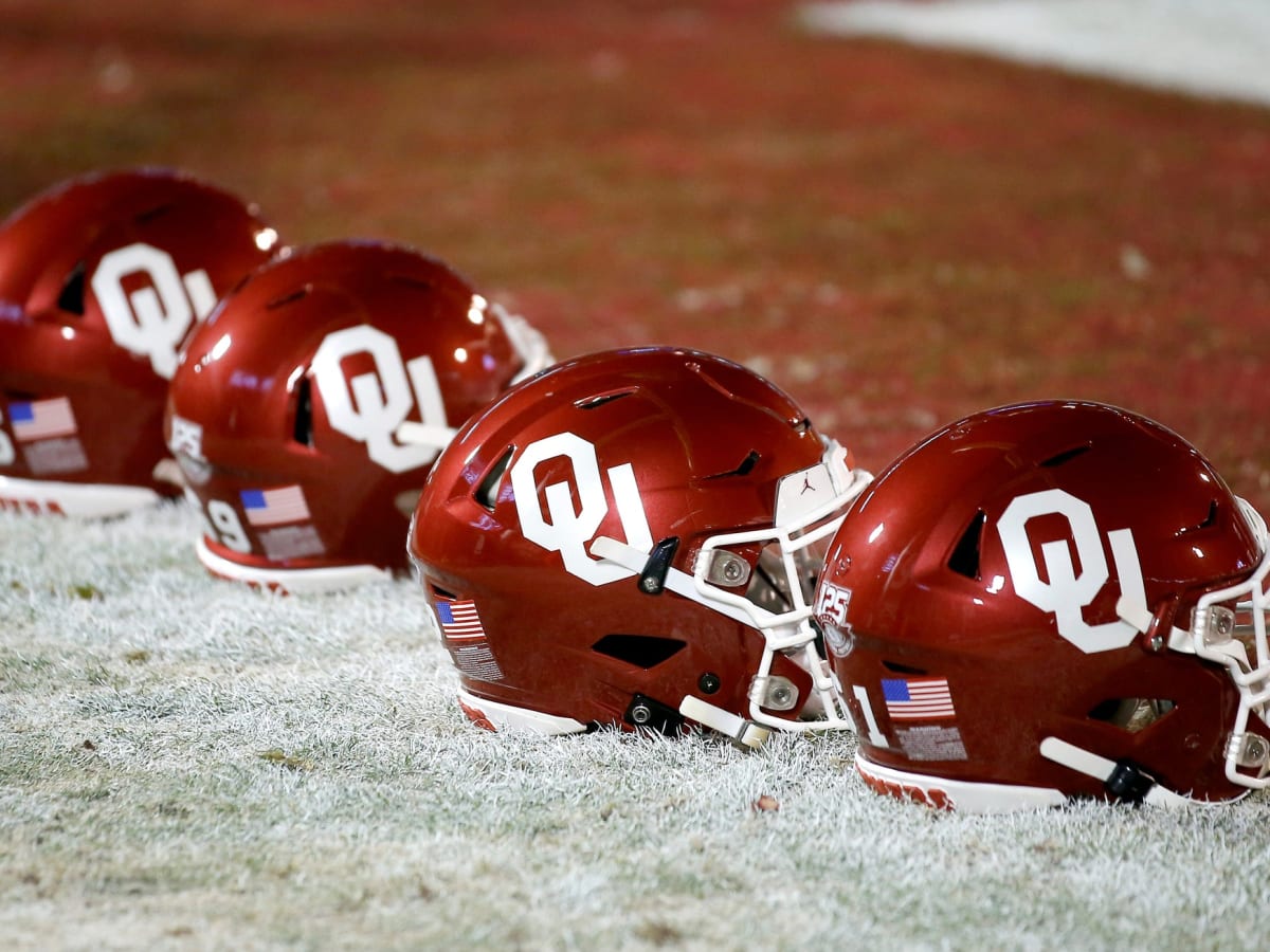 Oklahoma's Gundy apologizes for 'inappropiate' word, resigns from Brent  Venables' Sooners staff - Footballscoop