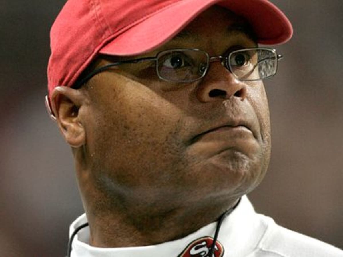 Mike Singletary is ready for another head coaching job and explains why he  took two years away from the sidelines to prepare - Footballscoop