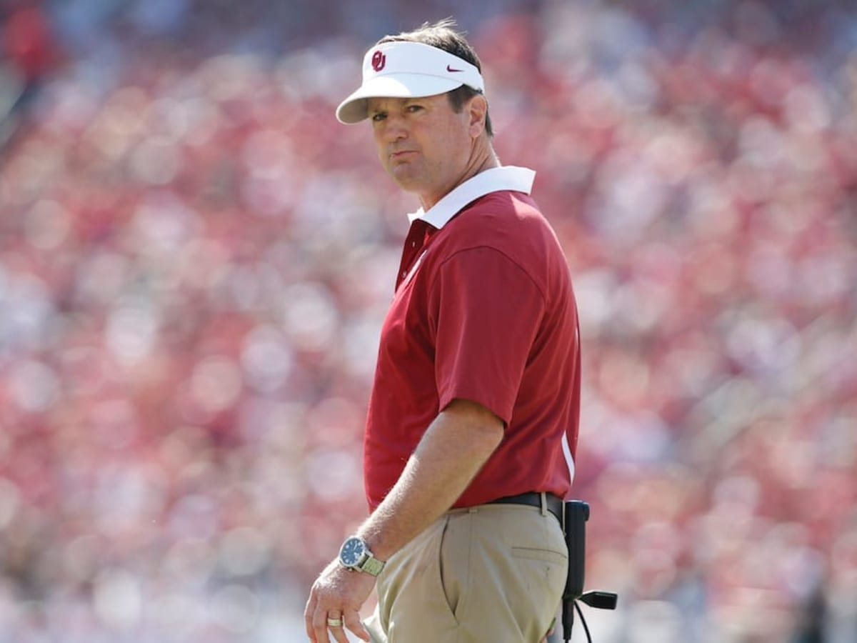 College Football Hall of Fame 2021 Class welcomes two coaches, including Bob  Stoops - Footballscoop