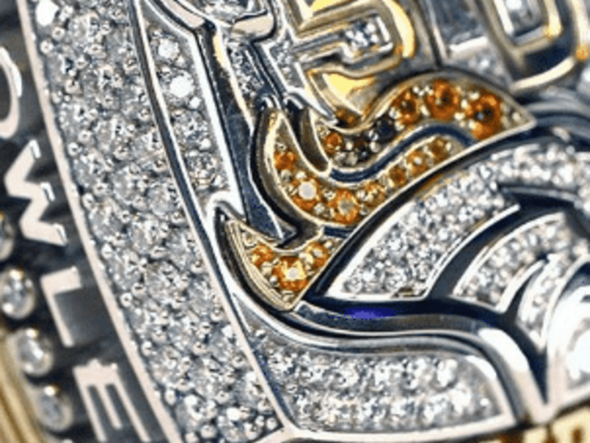 Photos: The Broncos' Super Bowl rings are in - Footballscoop