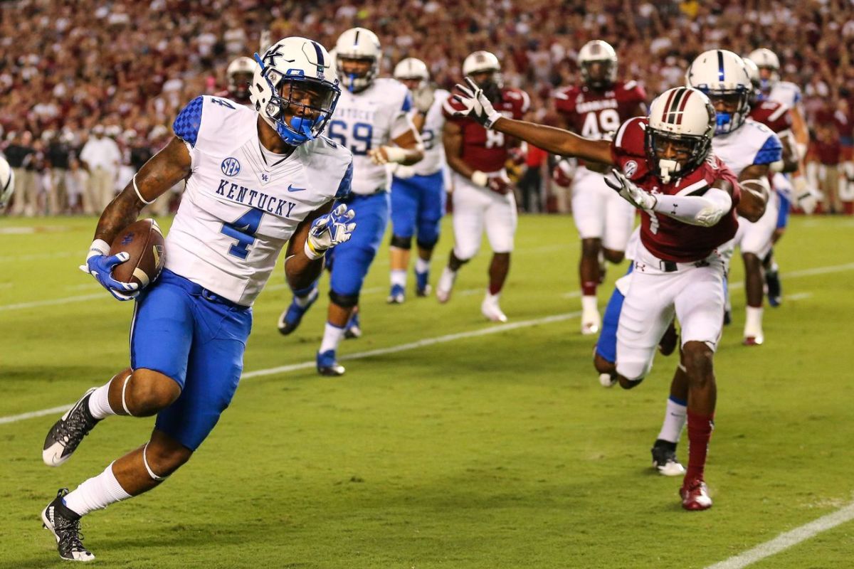 Kentucky football: Wildcats unveil new home uniforms for 2023 college  football season - Sports Illustrated Mississippi State Football,  Basketball, Recruiting, and More