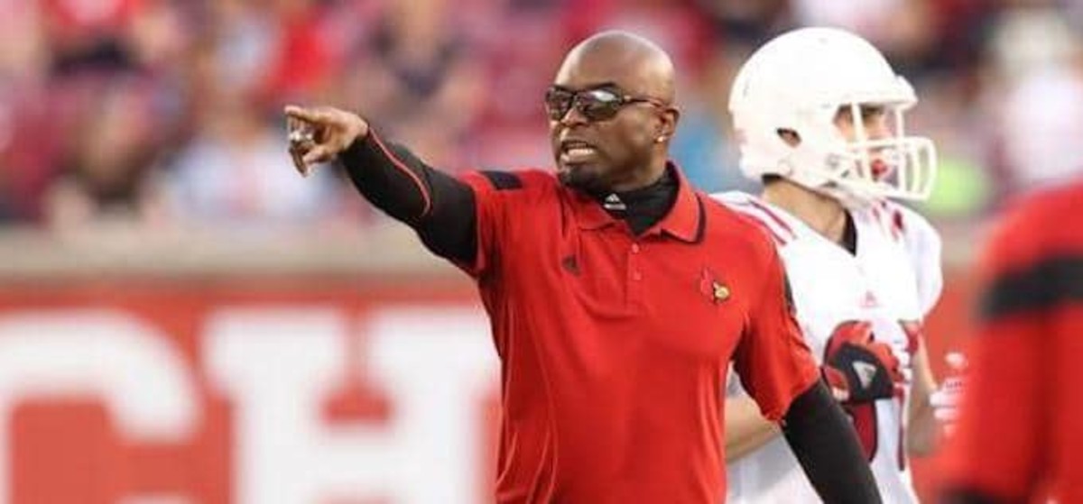 Photos: Louisville WRs coach Lamar Thomas trolling his alma mater in  recruiting - Footballscoop