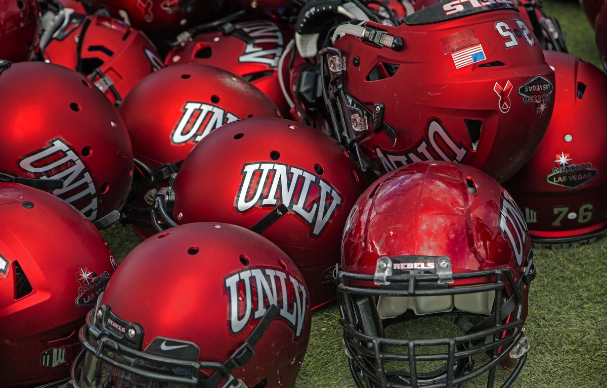 Sources: Former Notre Dame, Wisconsin assistant expected to join UNLV ...