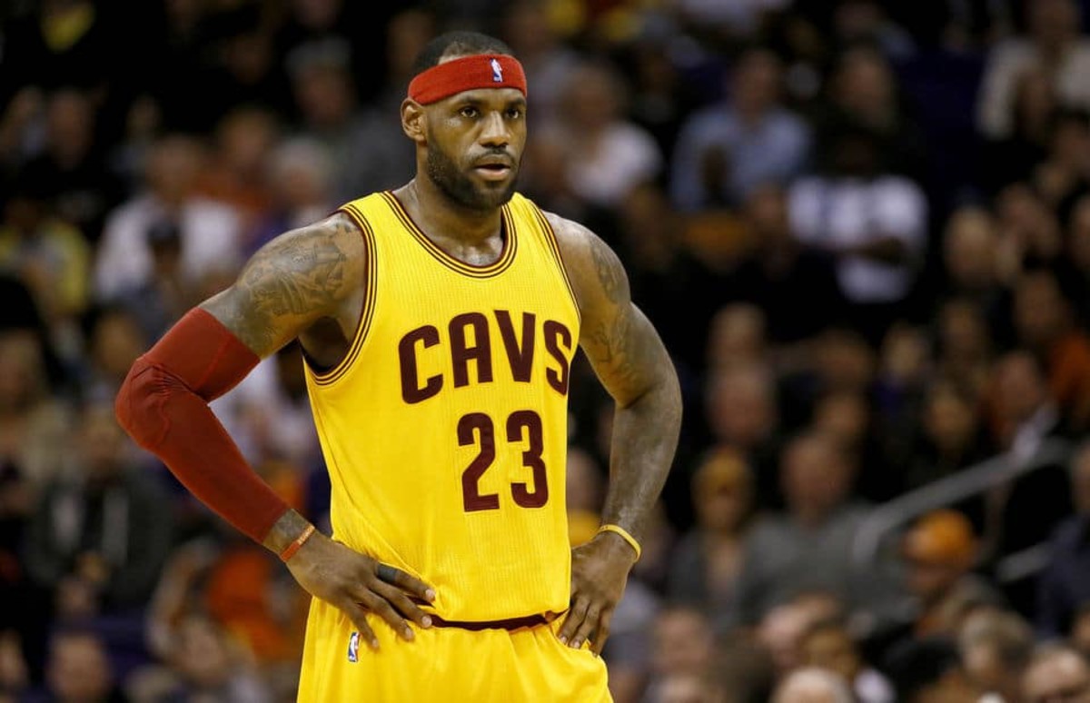 LeBron James stayed behind after a game to clean the Cavs' locker room ...