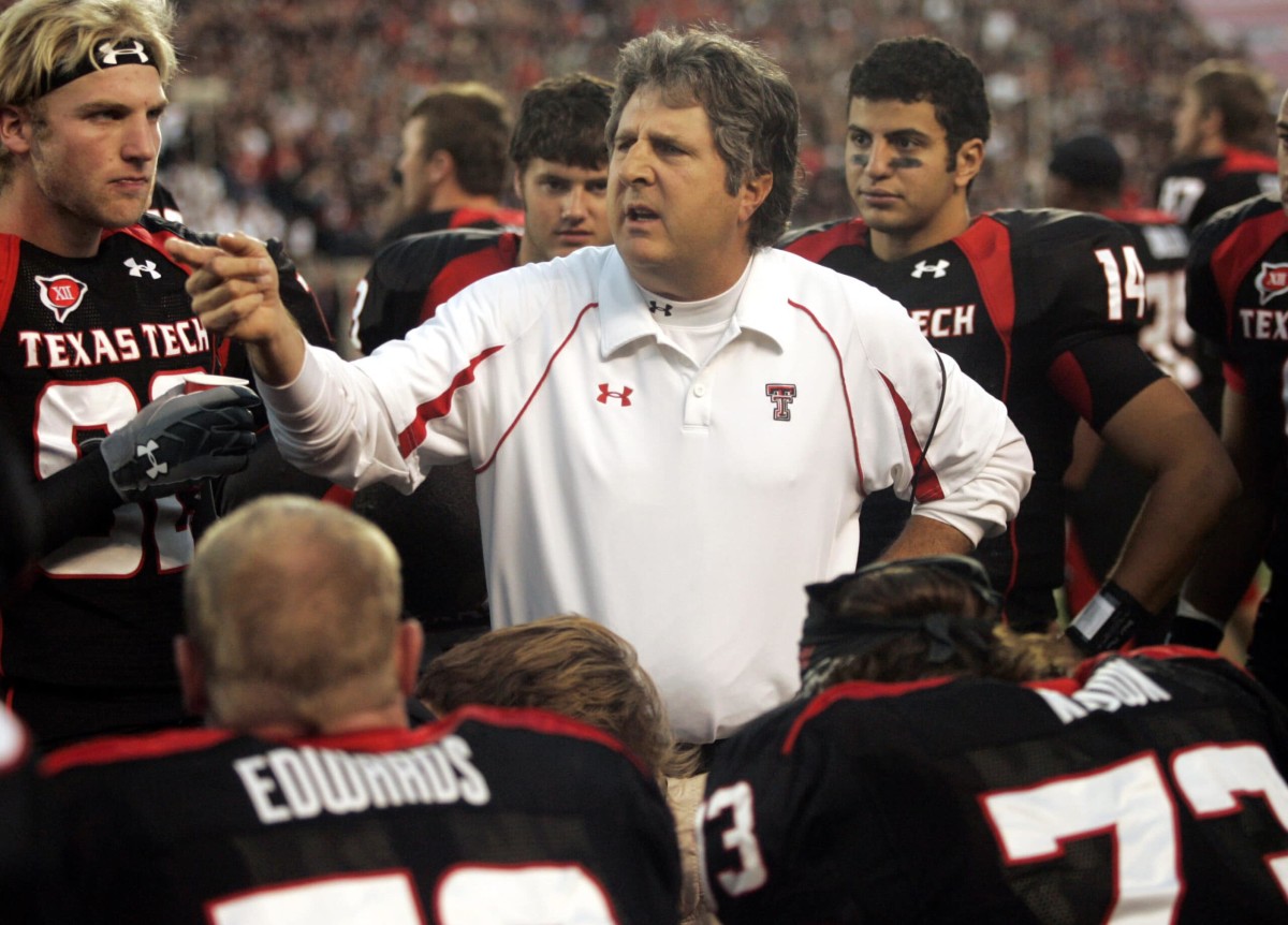 mike-leach-is-still-dropping-haymakers-on-his-former-texas-tech-boss
