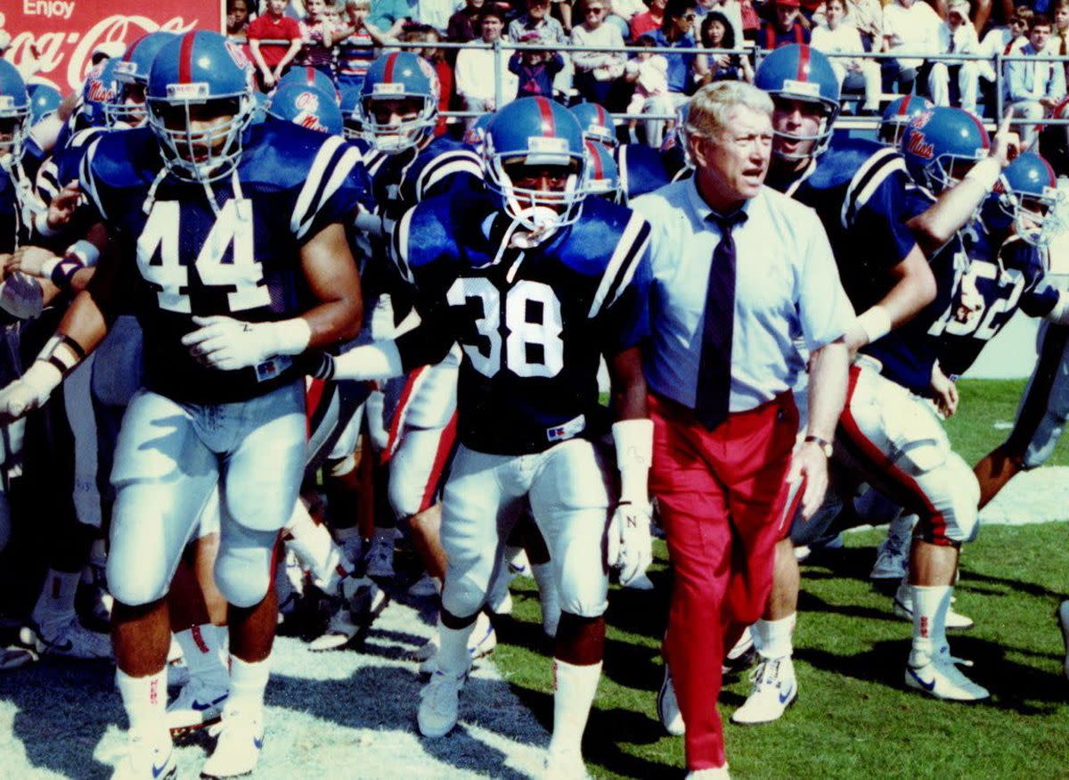 LOOK: Florida breaking out Steve Spurrier era throwback uniforms for game  against Auburn 