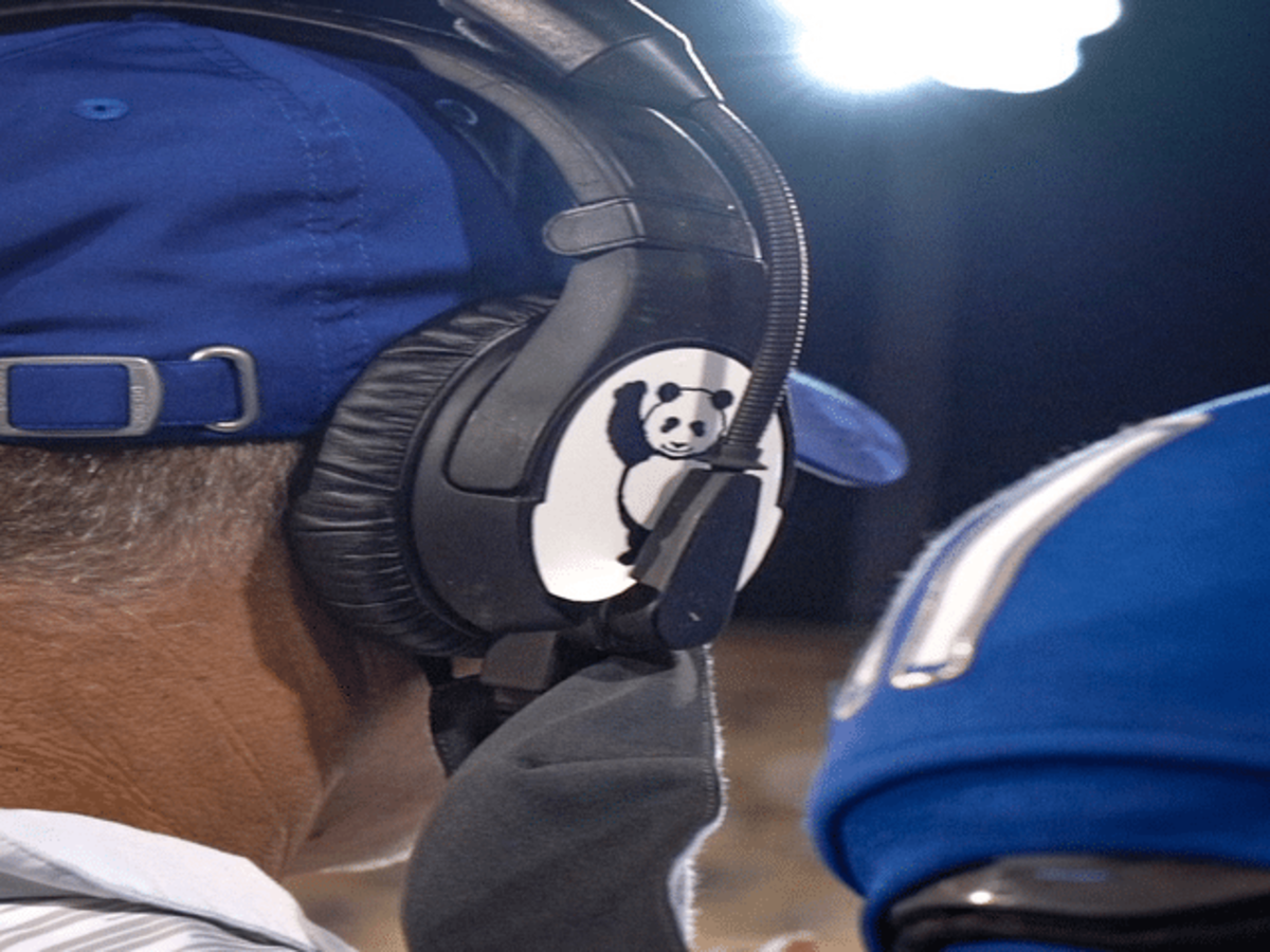 Whats On Tulsa Head Coach Philip Montgomerys Headset And Why Footballscoop 2694