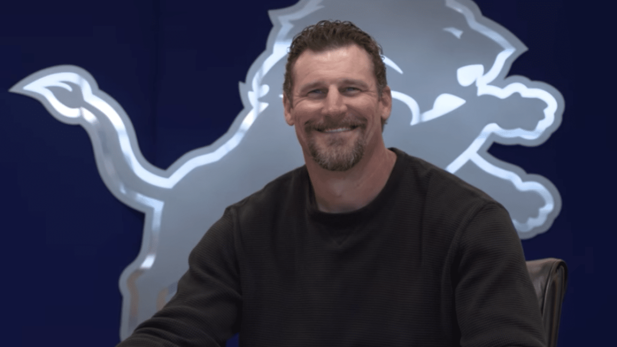 dan campbell bite the kneecap｜TikTok Search