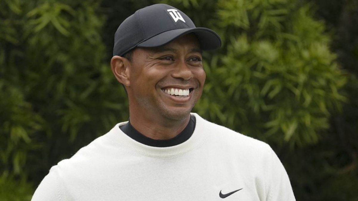 Tiger Woods hat