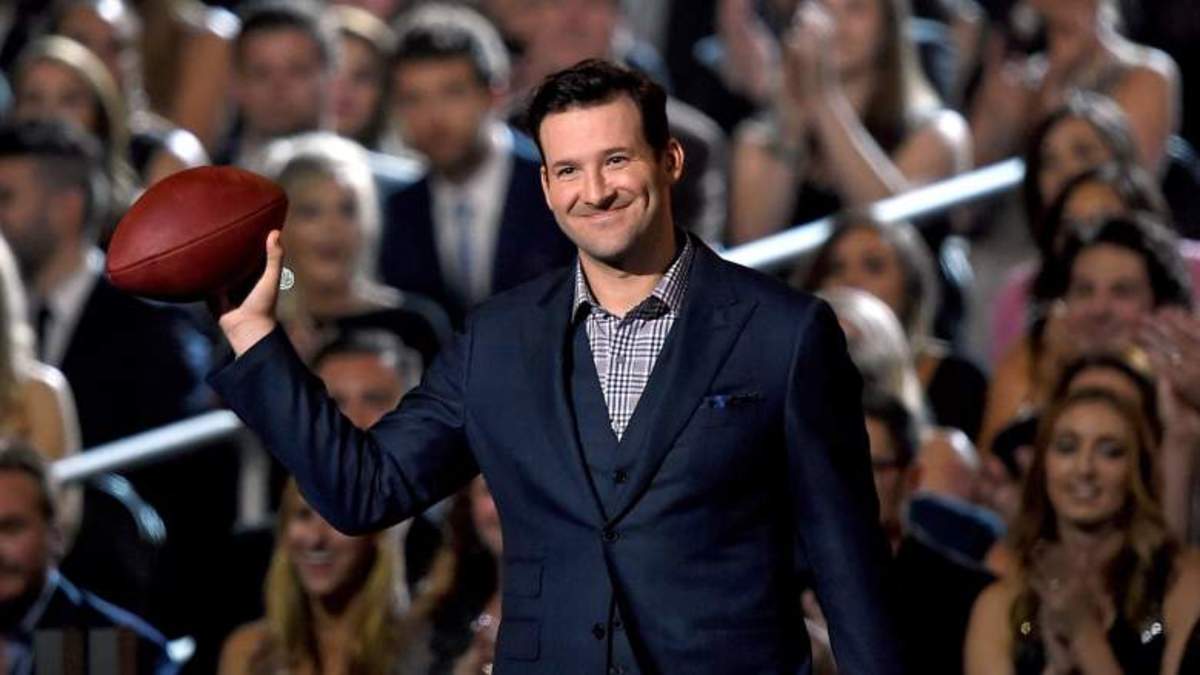 Tony Romo is already an awesome color commentator Footballscoop