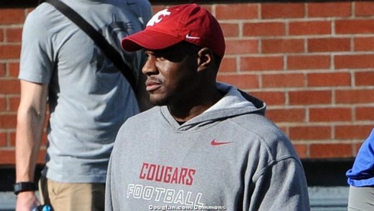 Video of the Day: Wazzu OLBs coach Roy Manning Mic'd Up - Footballscoop