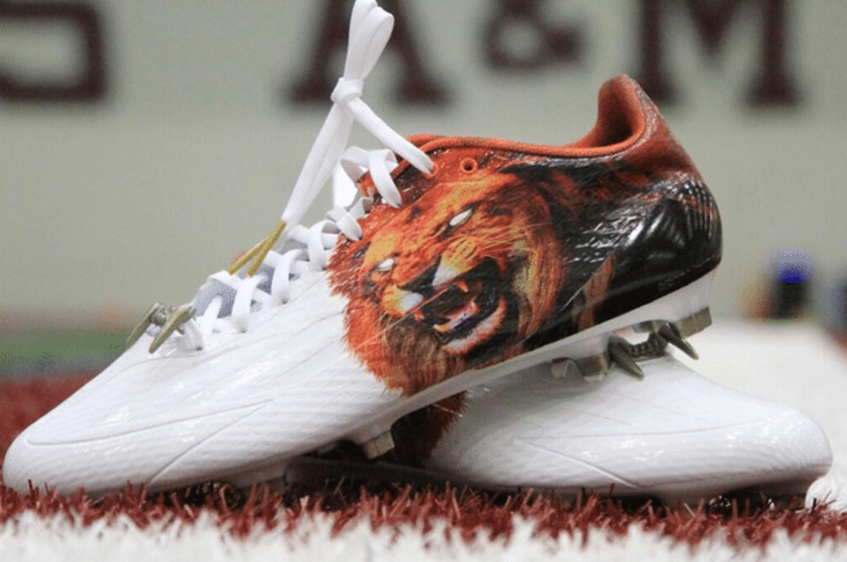 Aggie cleats3