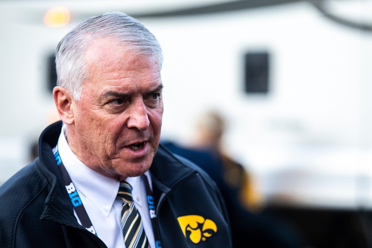 State Official Wants Iowa Ad Gary Barta Fired As Part Of Settlement Agreement Footballscoop 4290