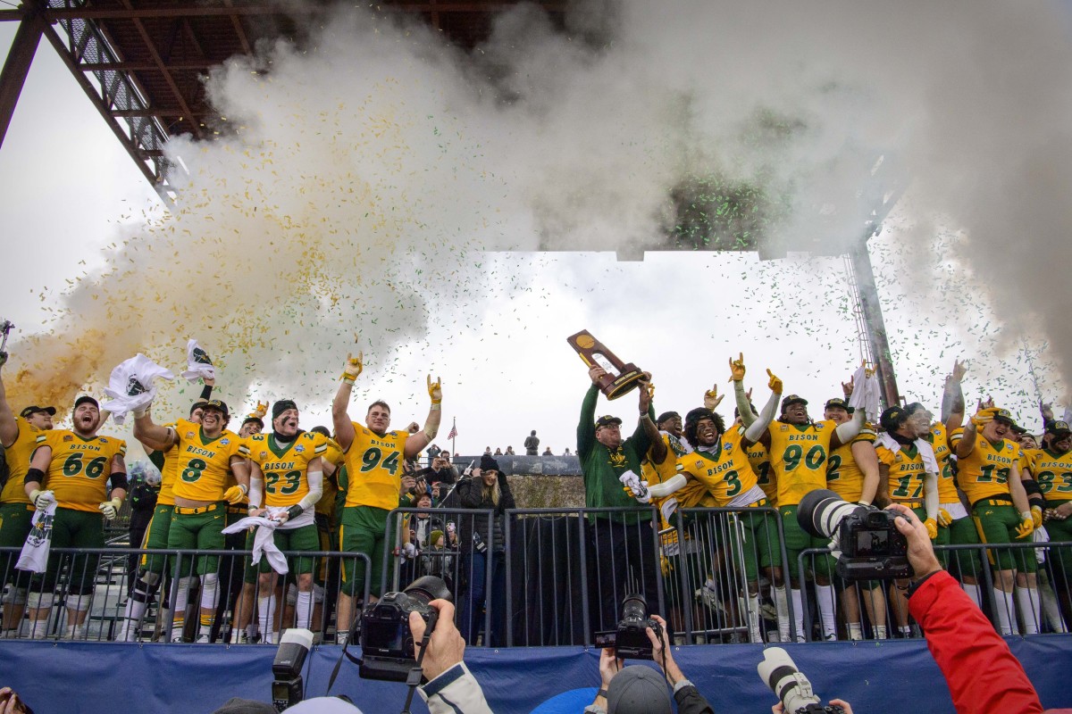 North Dakota State Begins 2022 Where It Left Off At No 1 Footballscoop   Matt Entz 