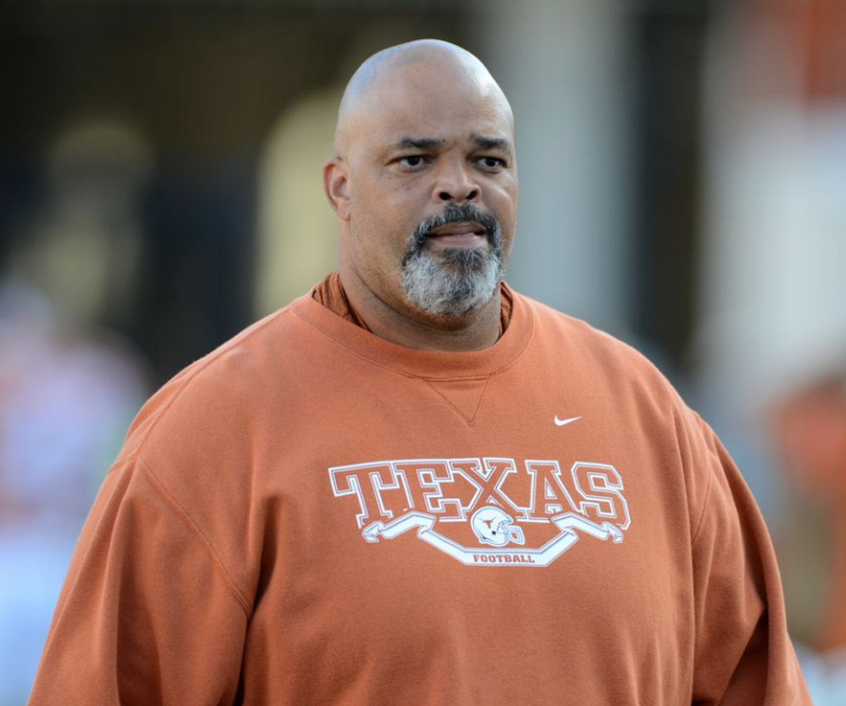 Understanding the Role of a Texas Defensive Line Coach