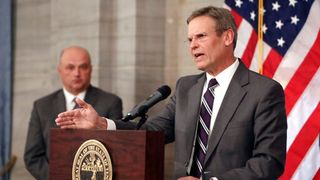 Tennessee governor reverses course, will start high school football on time (high school 2020)