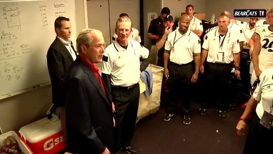 Video: President George W. Bush visits Cincinnati before kickoff against SMU (George W. Bush)