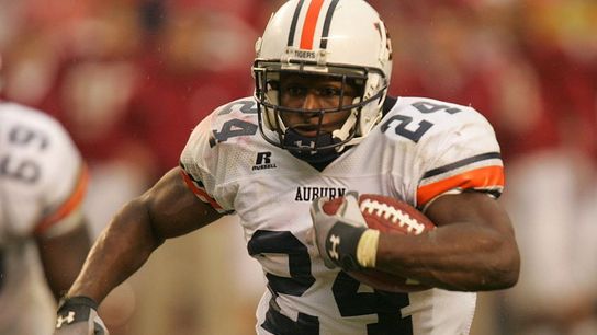 Auburn is expected to bring back a former standout to coach their running backs (Carnell Williams)