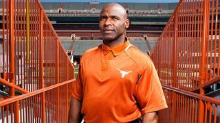 Charlie Strong compares the Texas job to buying a new car (Top)