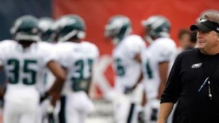Video: Follow Chip Kelly through a typical Eagles practice (Featured)