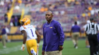 Sources: Steve Sarkisian making strong push to hire key LSU assistant (LSU)