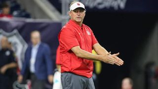 Holgo gets salty when asked about offensive staff changes (Houston)