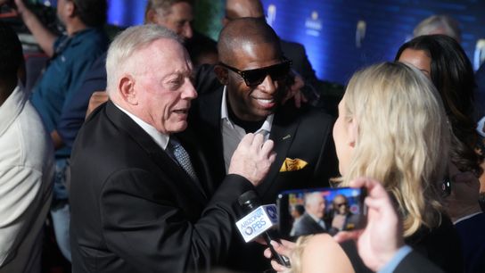 Deion Sanders, Jerry Jones discussing Dallas Cowboys opening (Deion Sanders Dallas Cowboys)