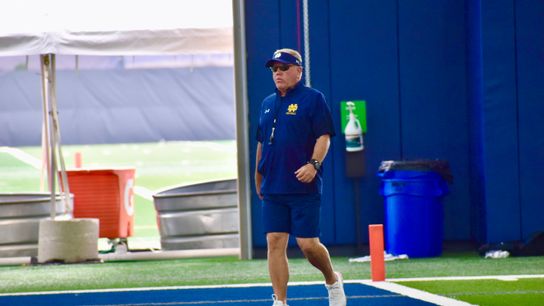 Notre Dame's Kelly: Refs decided 'I should get a flag for them not officiating correctly'