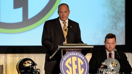 Gary Pinkel announces resignation due to health reasons (Top)
