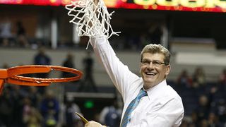 How one of the most successful coaches ever combats kids coming to practice and going at their own pace (geno auriemma)