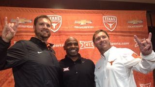 How Art Briles helped Texas re-shape its offense to look like... an Art Briles offense (Featured)