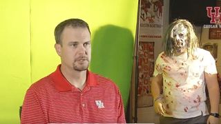 Video: Houston pulls off a Halloween prank on Tom Herman (Featured)