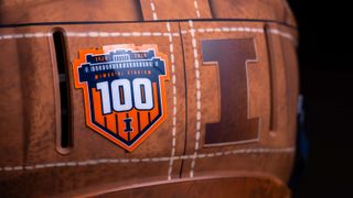 Illinois will wear hand-painted "leather" helmets this season (red grange)