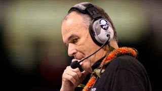 June Jones: "I don't think any coach in their right mind" would accept terms Hawaii offered (Hawaii)