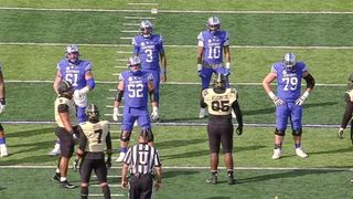 Kentucky lines up without a left guard to honor late OL coach John Schlarman (john schlarman)