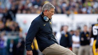 A group of former Iowa players want Kirk Ferentz fired (Featured)