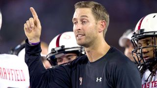 Kliff Kingsbury will return at Texas Tech in 2017 (Featured)
