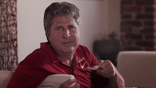 Hanging with Mike Leach was a prize for a Wazzu contest, and he didn't disappoint (video)