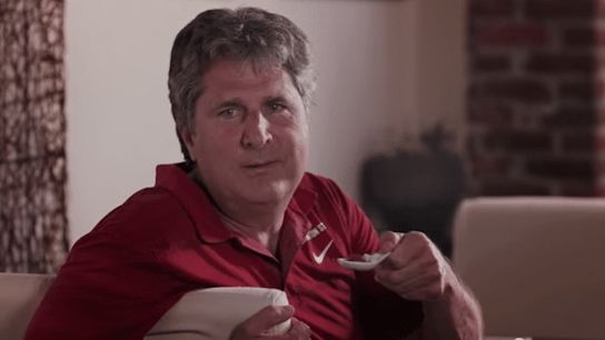 Hanging with Mike Leach was a prize for a Wazzu contest, and he didn't disappoint (video)